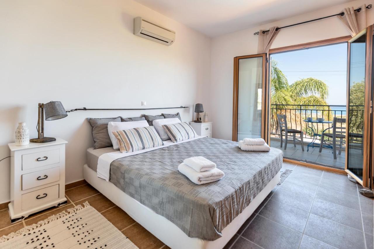 Villa Amberblue Калатос Екстериор снимка